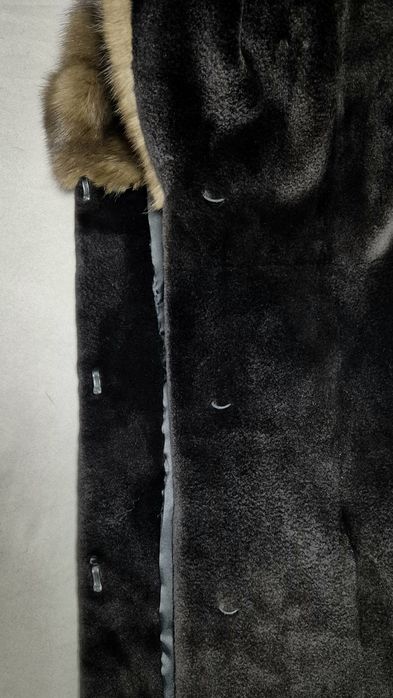 Продам  Норковую шубу. Соболь.