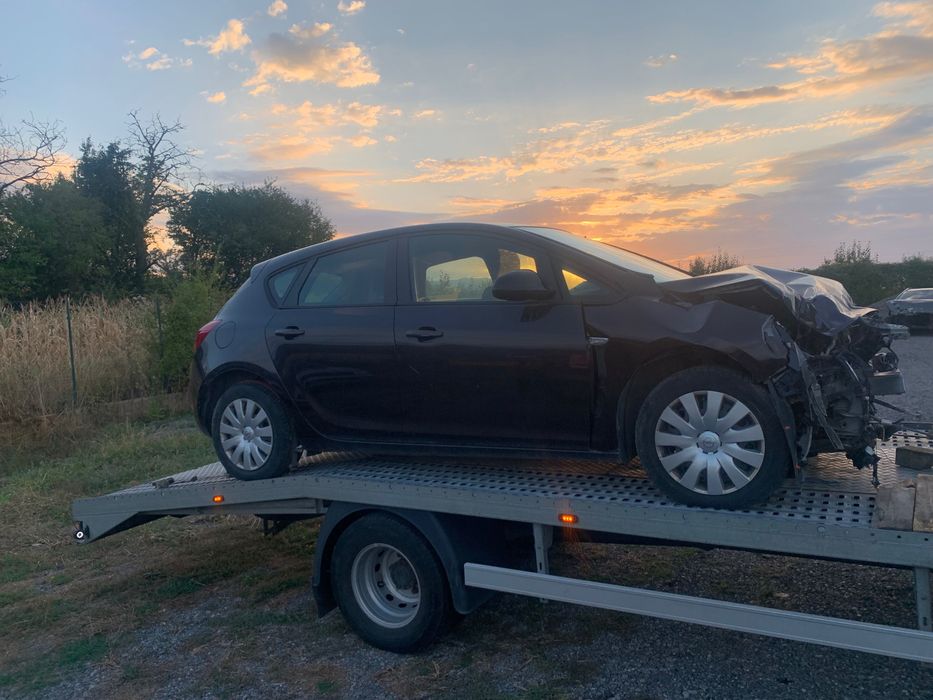 Opel Astra 1.7cdti 6скорости 2014г