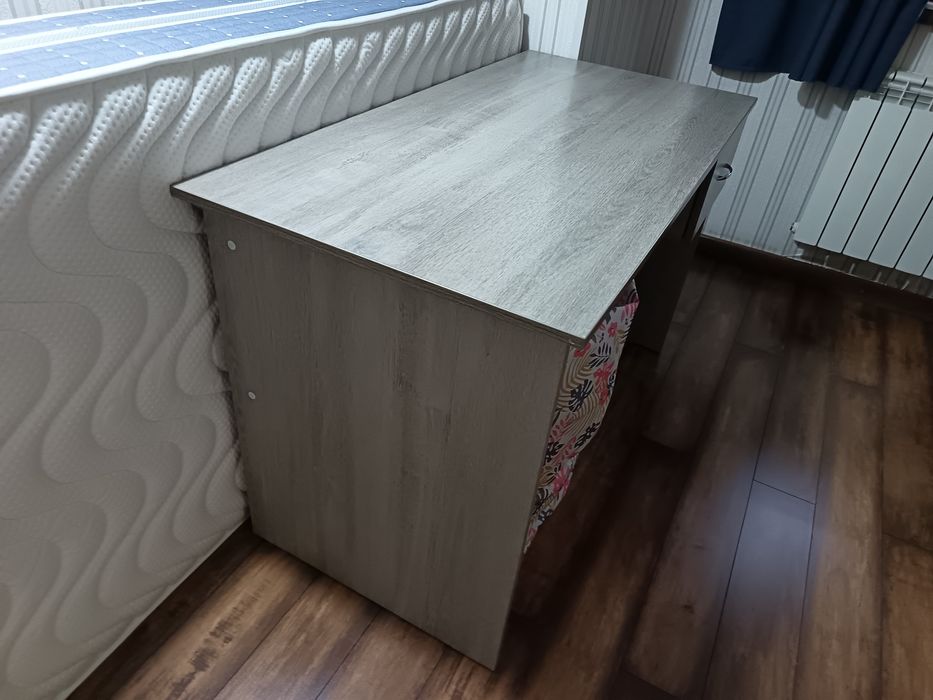 Столик , парта Aiko