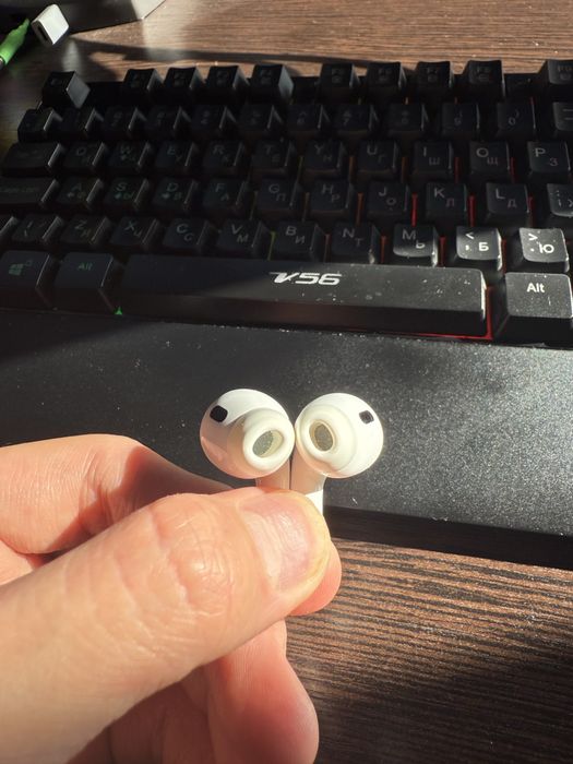 AirPods Pro 2, Lightning.