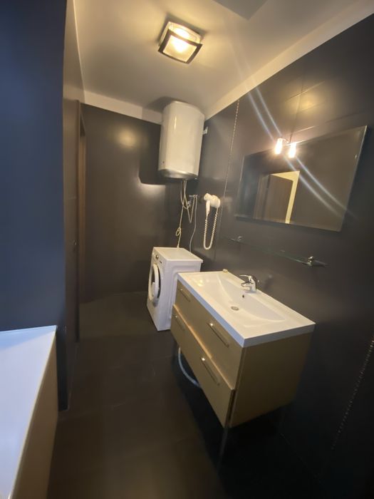 Inchiriez apartament