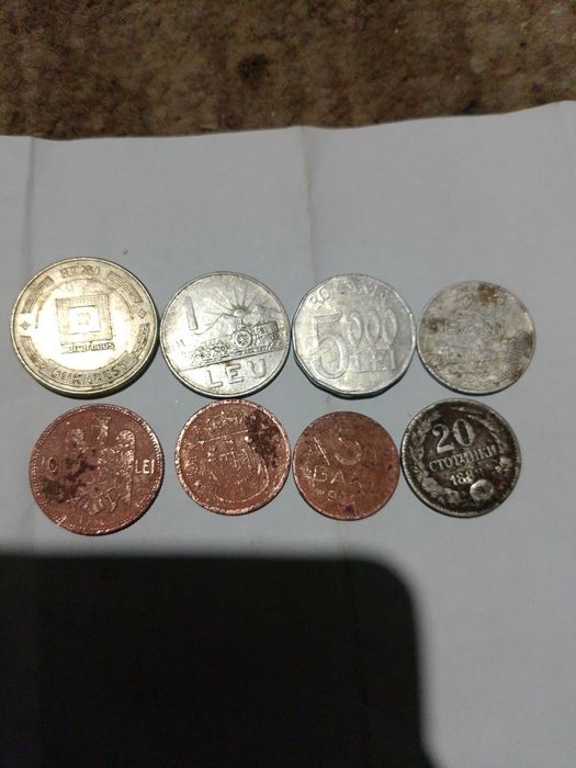 Monezi vechii diferiți bani