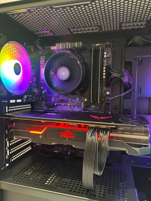 Геймърски компютър AMD Ryzen 5 3600, RX 5700 XT 8GB, 16GB ram