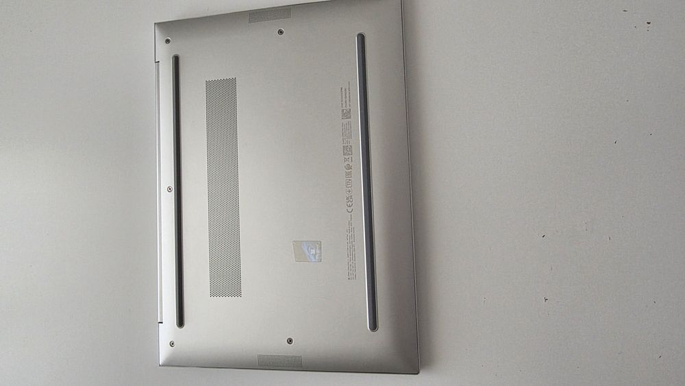 Hp EliteBook 830 G10 i.5 1345U 16 gb rami ddr4