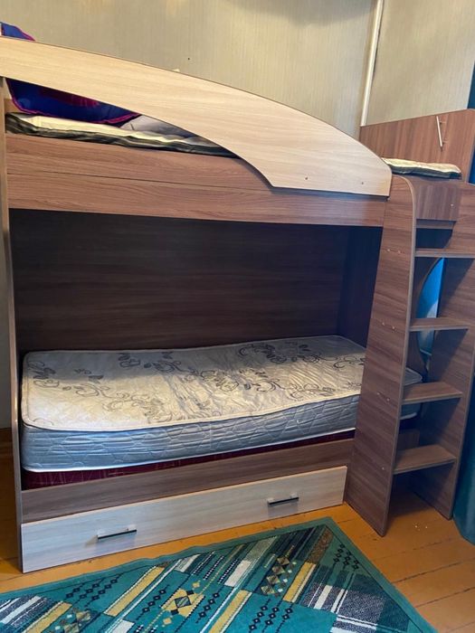 Продам двухъярусную кровать