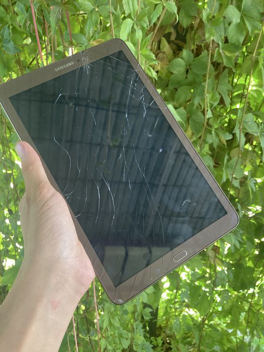 Samsung tab e (t561)
