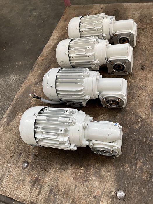 Мотор-редуктор/редуктори