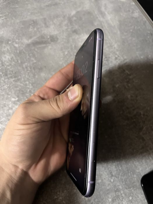 Продам Iphone 11
