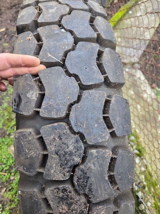 Руски гуми с джанти 8,25R20 меча лапа