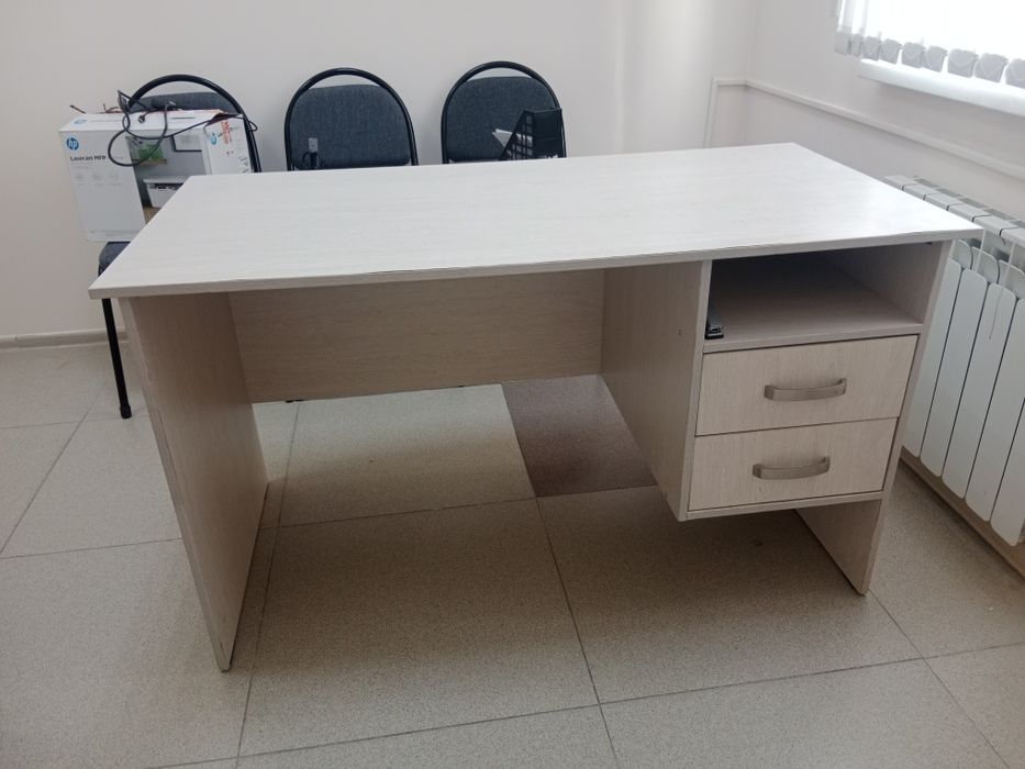 Продам офисные столы