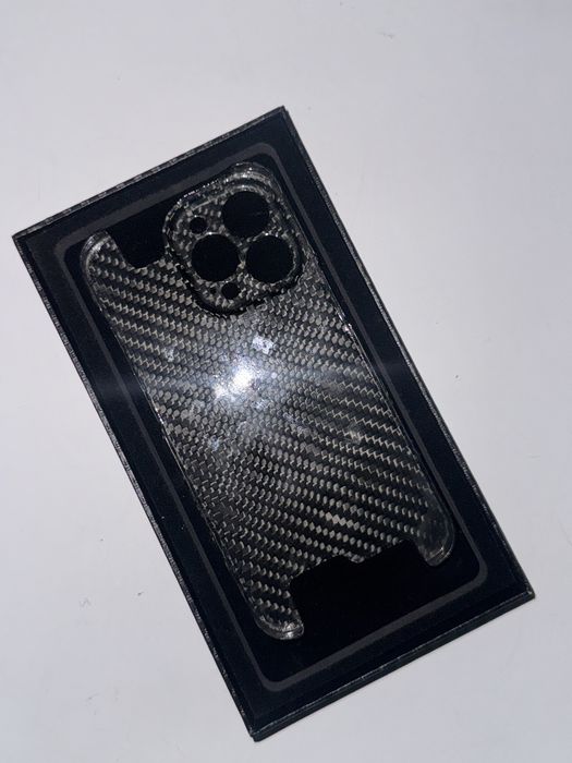 CarbonCase 13 pro. Carbon chexol 13pro