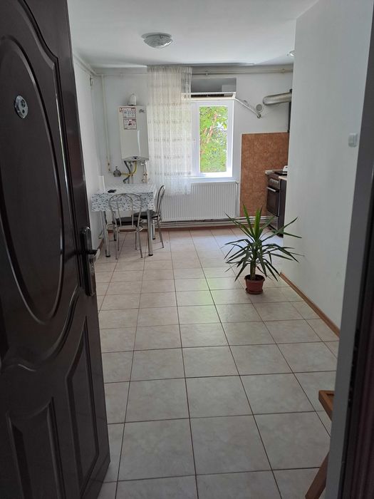 Inchiriez apartament etaj 1 , str Dunarii
