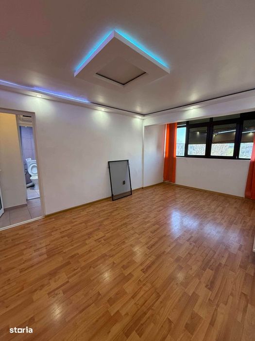 De vânzare apartament 3 camere Obor Microhala — fotografia 1