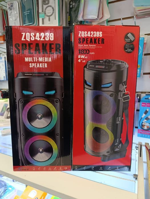 Музыкальная колонка микрофон