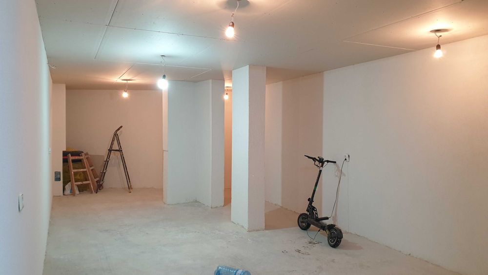 Продава се Гараж / Паркомясто в София, ПЗ Хладилника - 42 кв.м за 2143 €/кв.м - Снимка #1