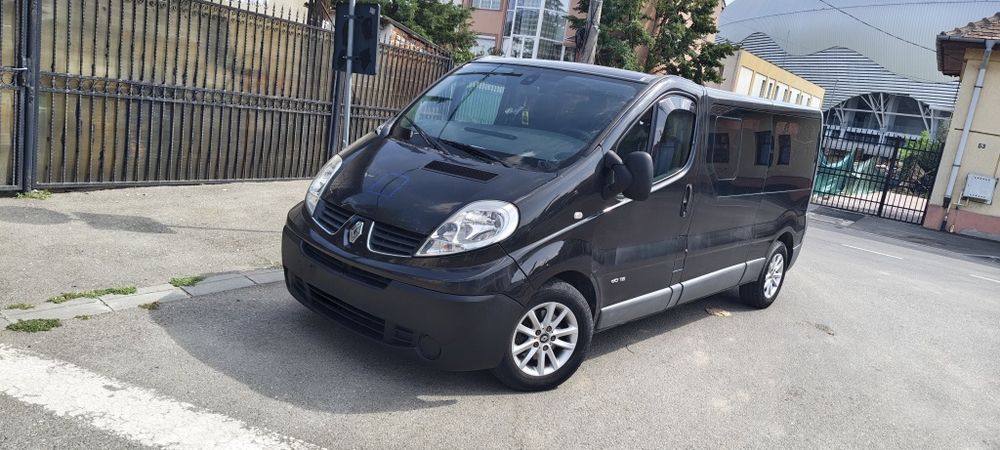 Renault trafic 2.0 dci 8+1 locuri
