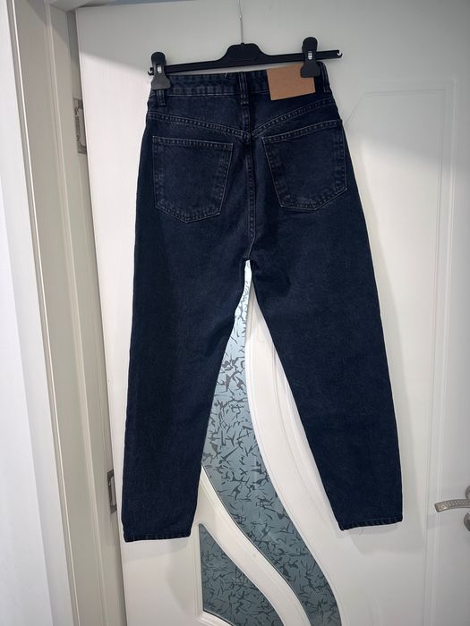 ZARA сини дънки.