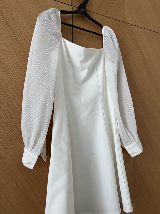 Нежное летнее платье в белом цвете