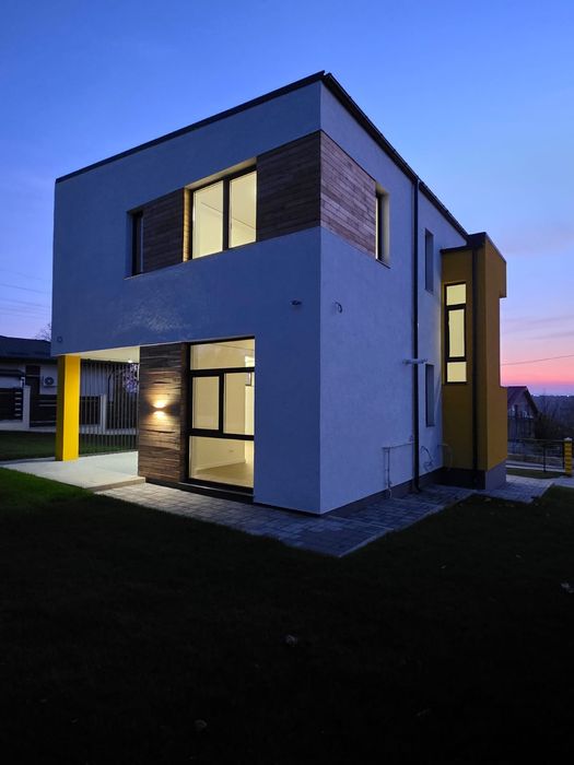 Casa de LUX P+1 in Bucium Family Market