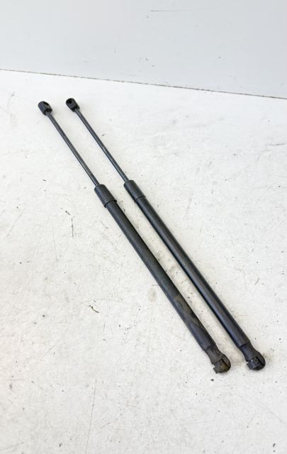 Set amortizoare capota Volkswagen VW Touareg generatia 1 7L