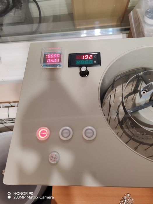 Машина за електрополиране