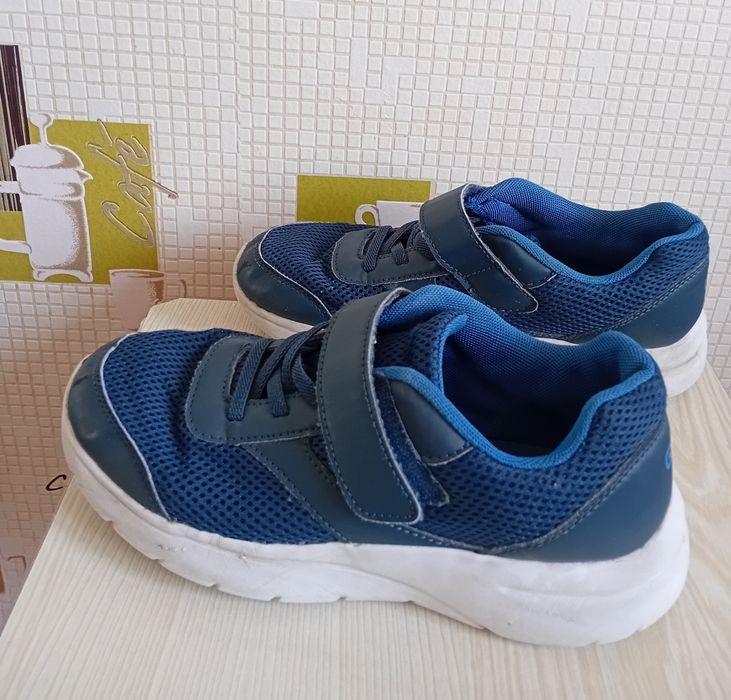 Продам кеды, кроссовки на мальчика