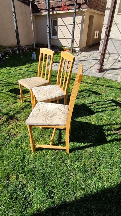 Три кухненски стола