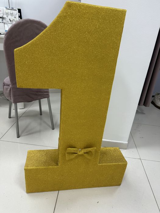 Продам ростовая цифра 1