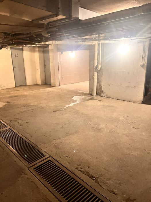 Дава се под наем Гараж / Паркомясто в София, Гео Милев - 14 кв.м за 120 € - Снимка #1