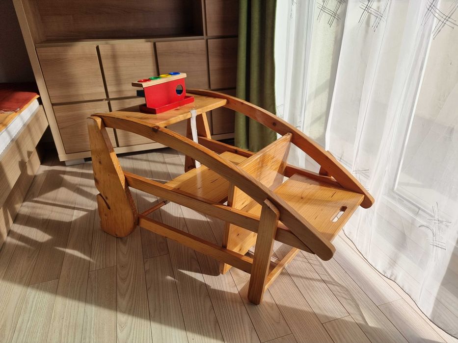 Scaun de masă pentru copii – model transformabil/balansoar