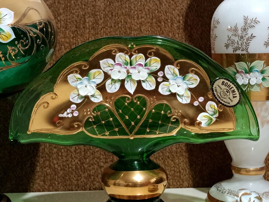 Кувшин и 6 бокалов 'цветы'богемия Чехословакия