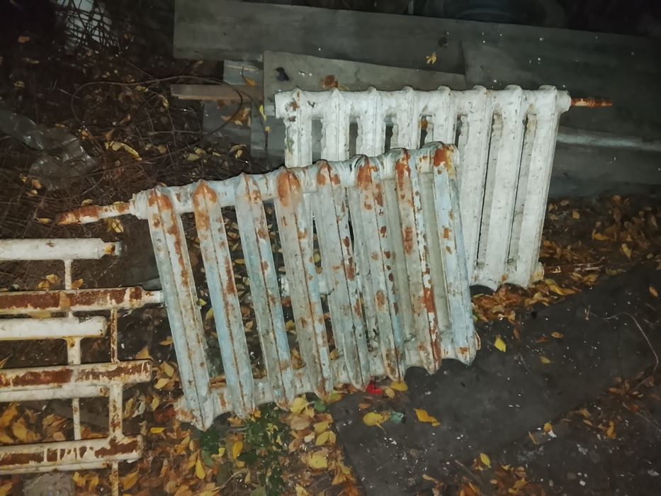 Продам чугунные радиаторы