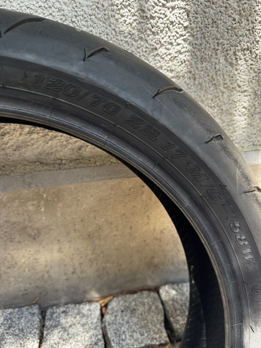 Продавам мото гуми Dunlop d212 gp racer