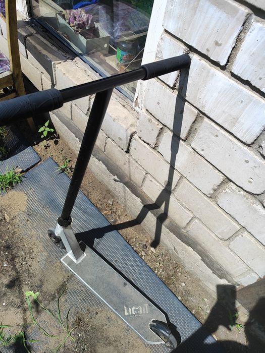 Срочно продам самокат Limit