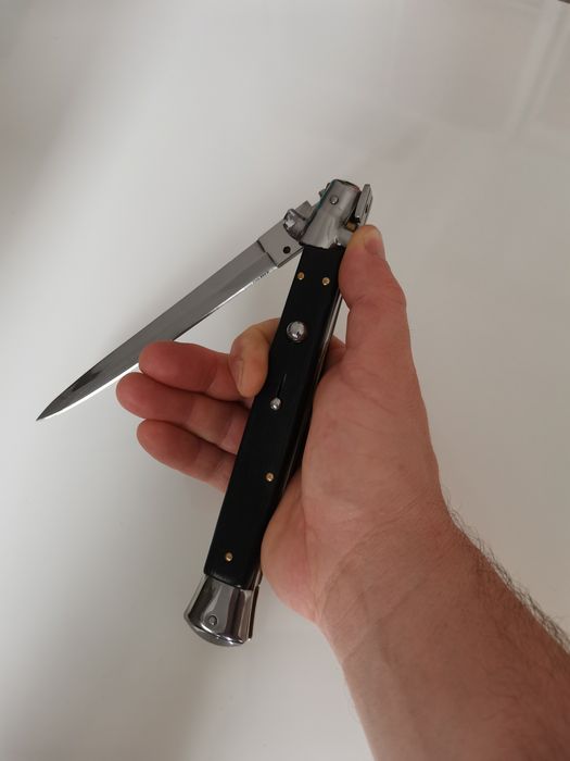 Briceag Stileto cu buton și blocator, Cuțit italian cuțit vanatoare