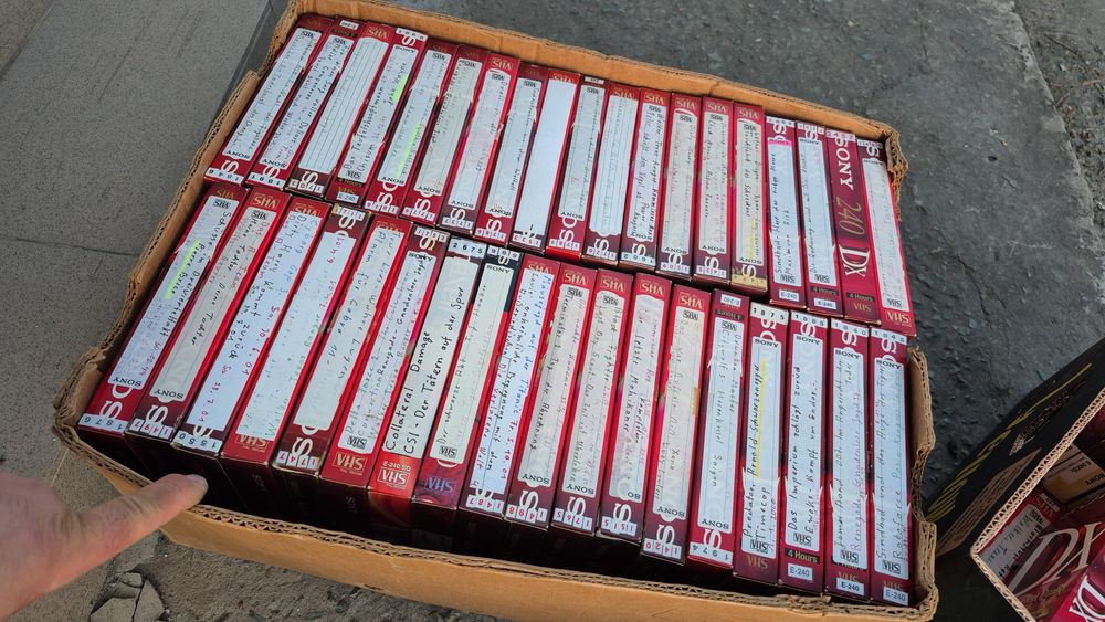 Vând 80 casete video VHS originale Sony de 240 min. colectie de filme