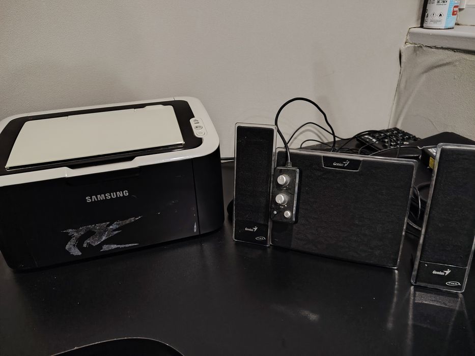 Компьютер с комплектом полным и принтер