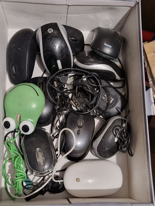 Mouse cu fir perfect funcțional