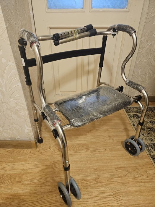 Ходунки с сиденьем