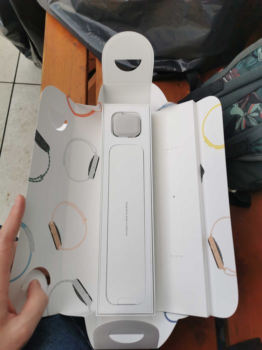 Apple Watch Series 4 40mm GPS + Cellular