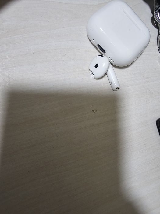 Airpods 4 ANC iphone наушник