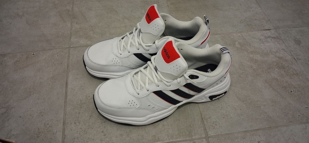 Маратонки адидас adidas