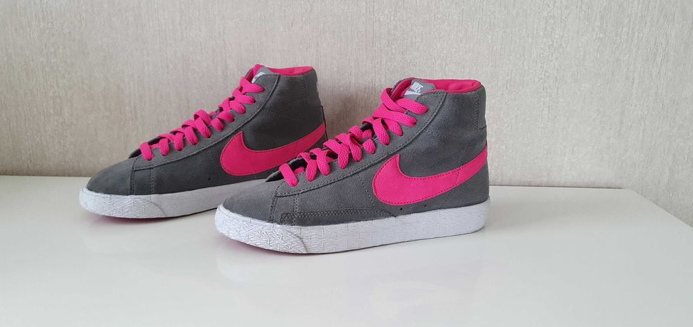 adidasi fete/dame Nike Blazer nr 35,5 /piele/ca noi