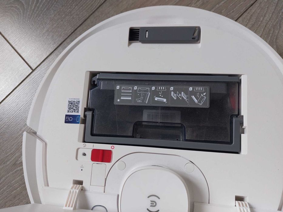 Робот-пылесос Ecovacs Deebot 8 в идеальном состоянии