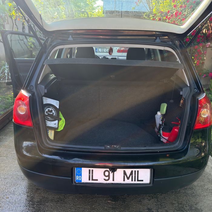 Volkswagen Golf 5, benzină 1.6 MPI