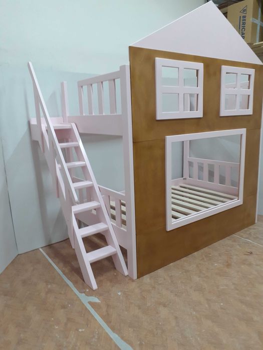 TRANSPORT GRATUIT.Pat etajat,tip casuta din lemn masiv cod 2029