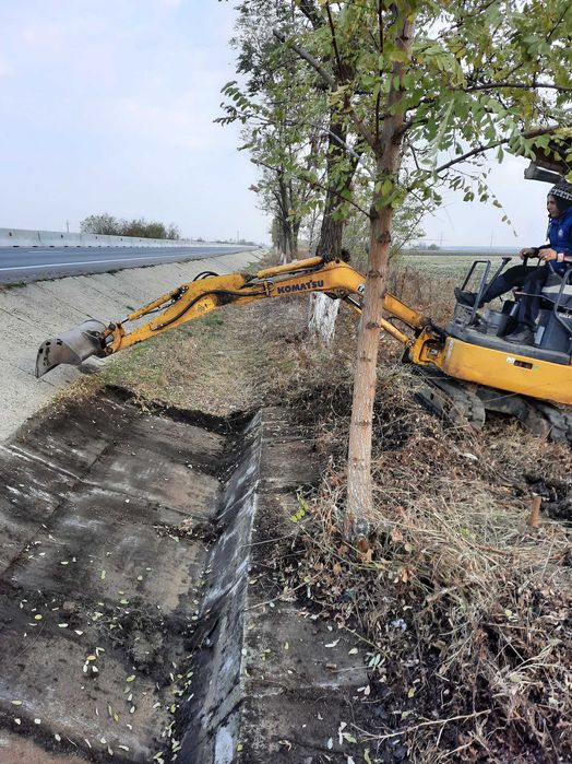 Miniexcvator, excavator, santuri, sapaturi