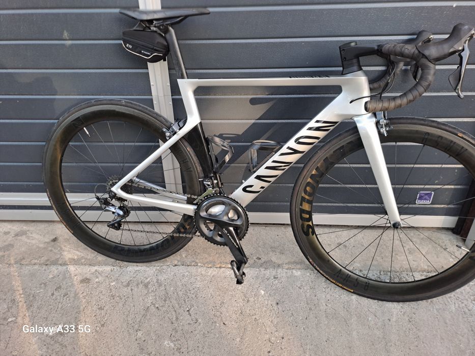 Vând bicicleta canyon