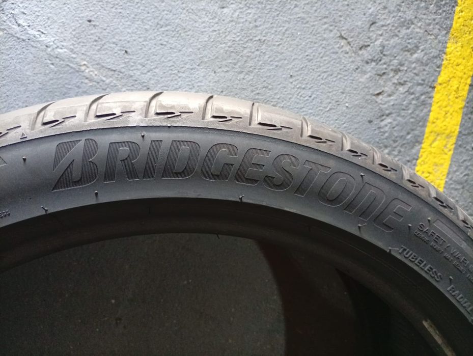 255 40 20 Goodyear și Bridgestone 150 lei bucata