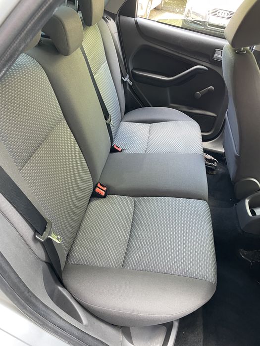 Curatare tapiterie auto si canapele spalare igienizare canapea